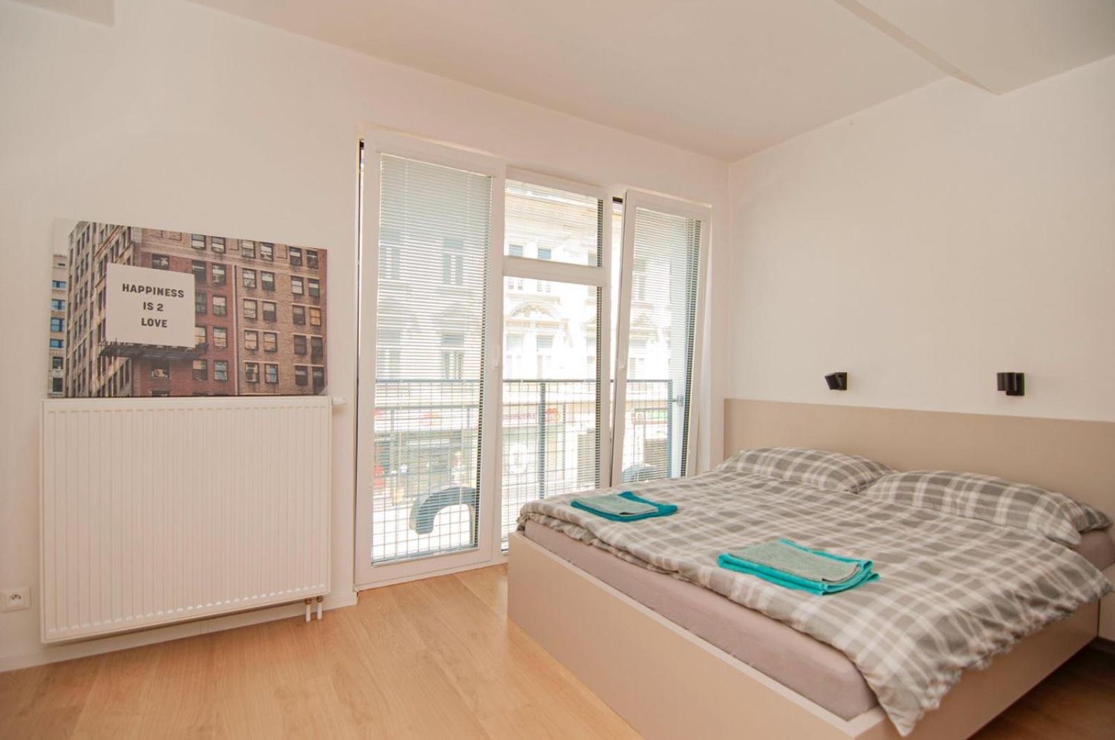 Beautiful Apartment In The City Center Bratislava Bagian luar foto
